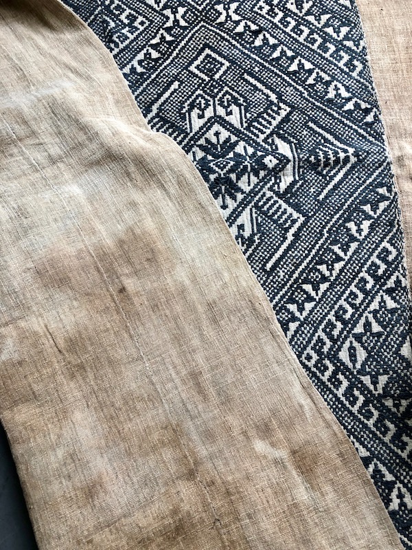 Blanket/carpet of the Tai from Vietnam – INTERNATIONAL WARDROBE